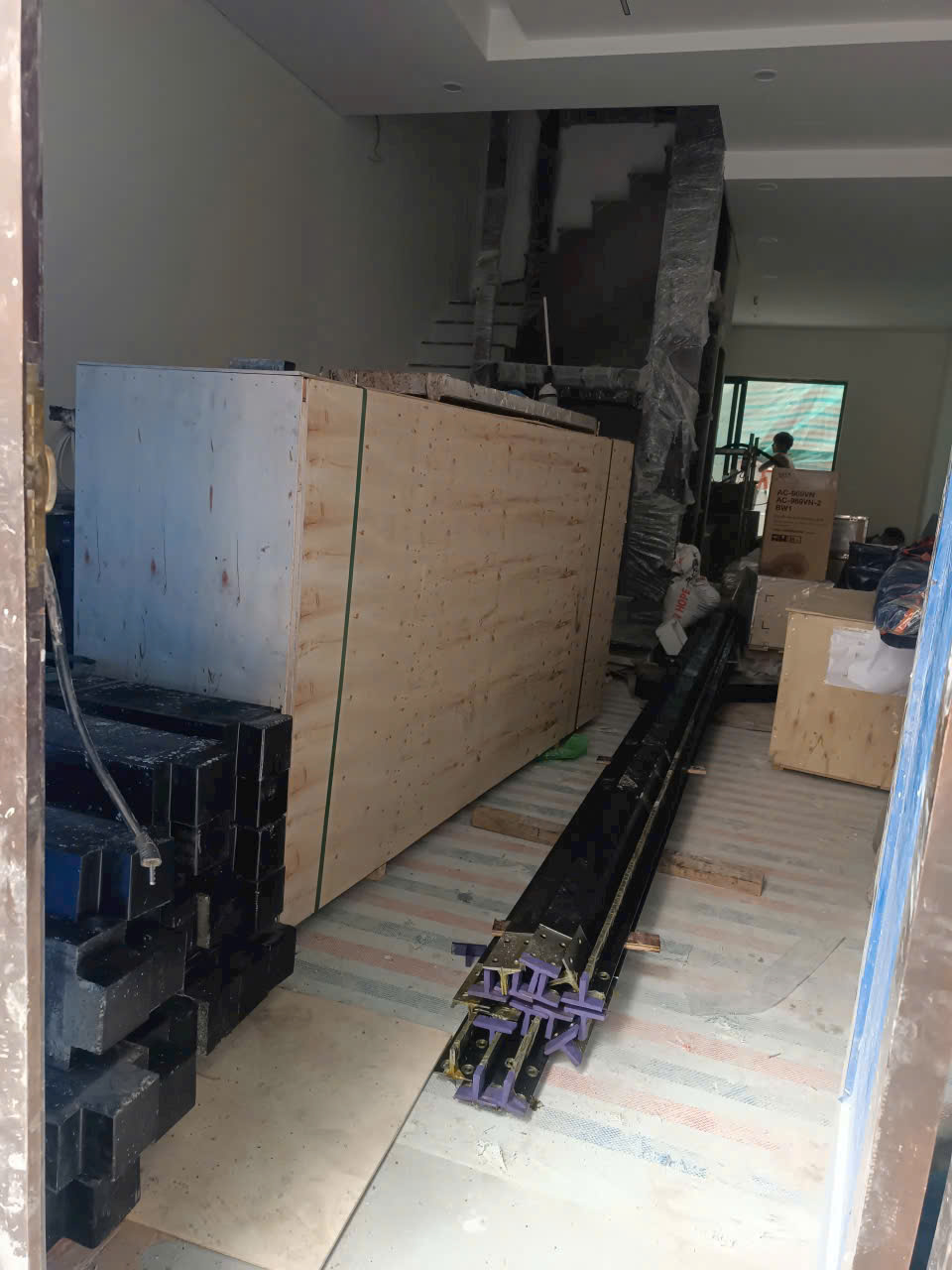 Thiết Bị Vật Tư Thang Máy Kính